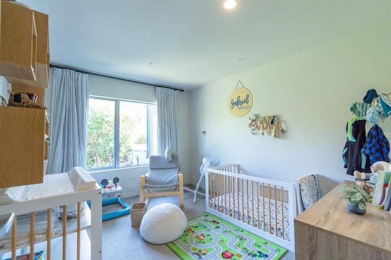 Photo of property in 1 Holden Way, Fitzherbert, Palmerston North, 4471