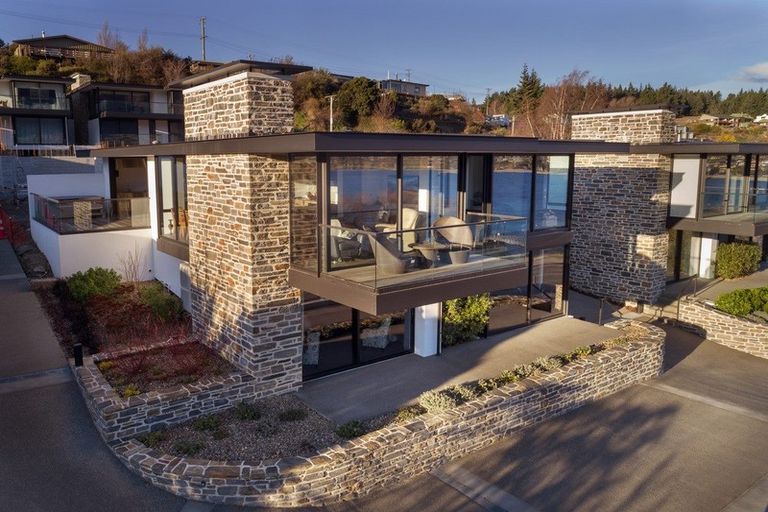 Photo of property in 4 Bay Rise, Wanaka, 9305