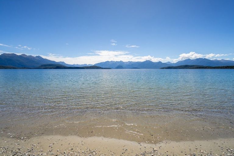 Photo of property in 19 Muriwai Drive, Manapouri, 9679