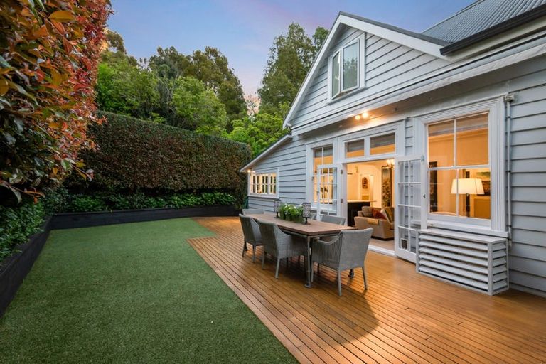 Photo of property in 1/12a Moore Street, Hillcrest, Auckland, 0627