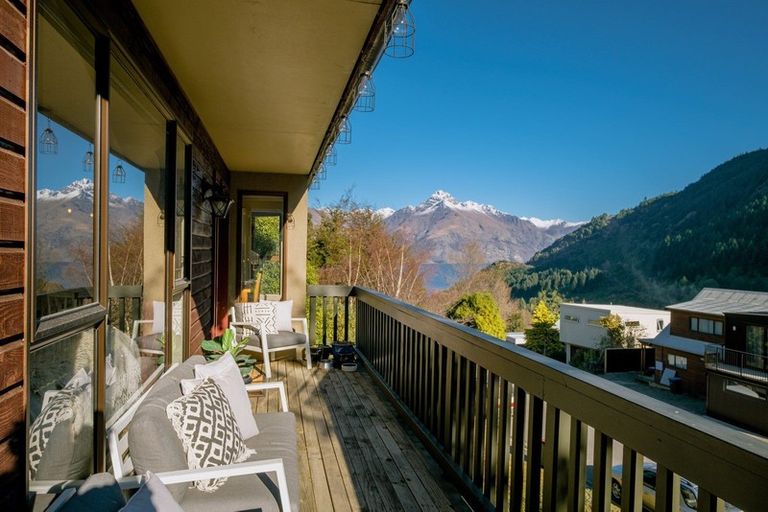 Photo of property in 3 Mackinnon Terrace, Sunshine Bay, Queenstown, 9300