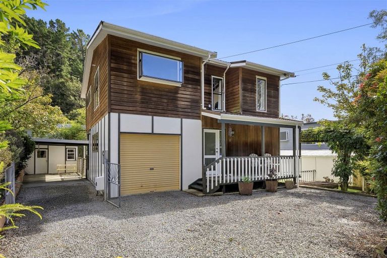 Photo of property in 476 Stokes Valley Road, Stokes Valley, Lower Hutt, 5019