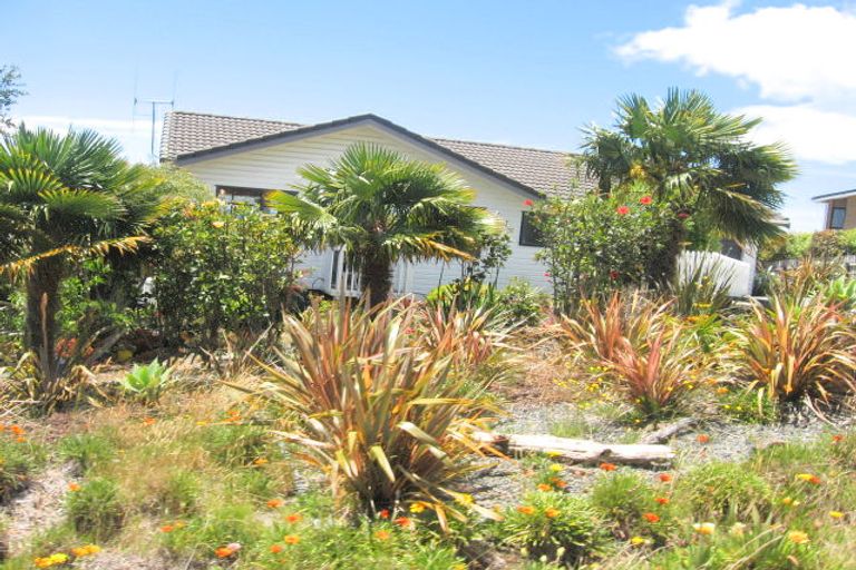 Photo of property in 26a Seaview Road, Cable Bay, 0420