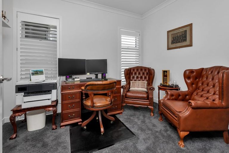 Photo of property in 13 Waitemata Drive, One Tree Point, 0118