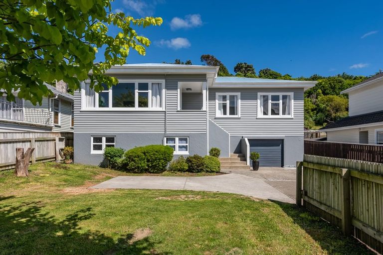 Photo of property in 349 Main Road, Tawa, Wellington, 5028