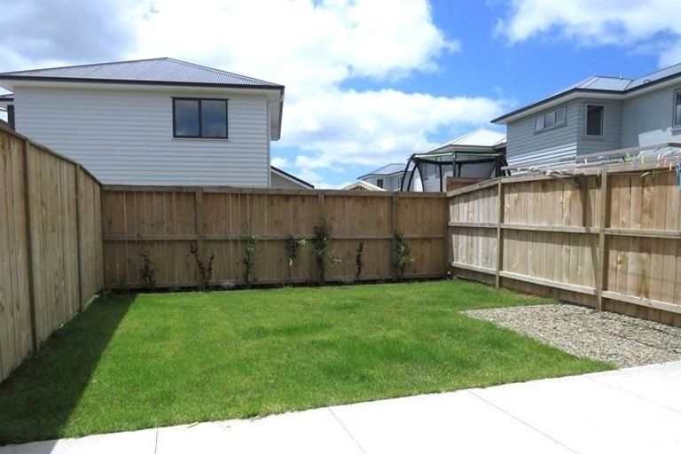 Photo of property in 20 Gilbert Hall Way, Swanson, Auckland, 0614