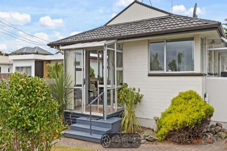 Photo of property in 1/407 Estuary Road, South New Brighton, Christchurch, 8062