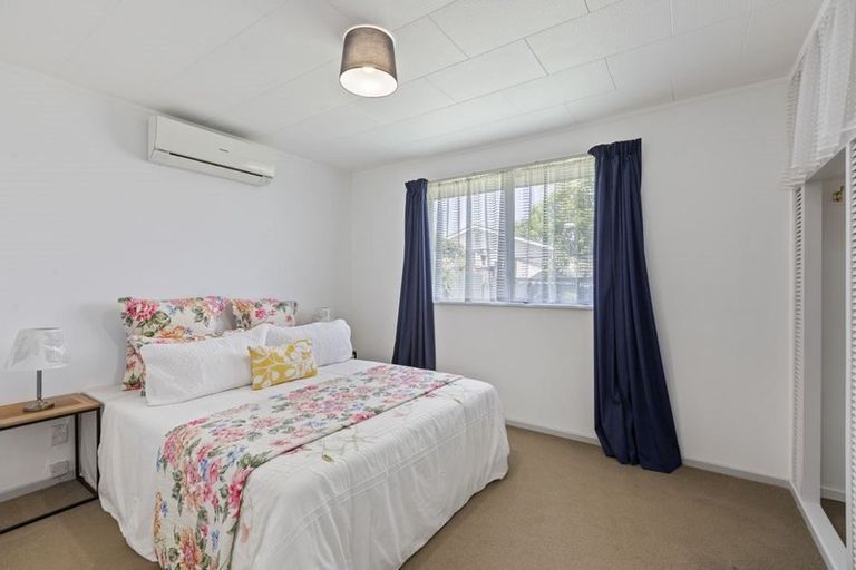 Photo of property in 1/15 Pine Street, New Lynn, Auckland, 0600