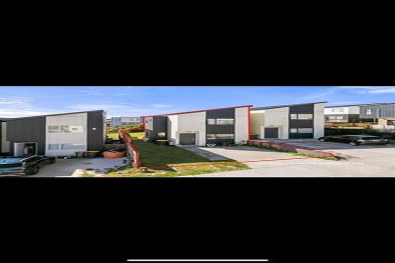 Photo of property in 3b Putiputi Way, Papakura, 2110