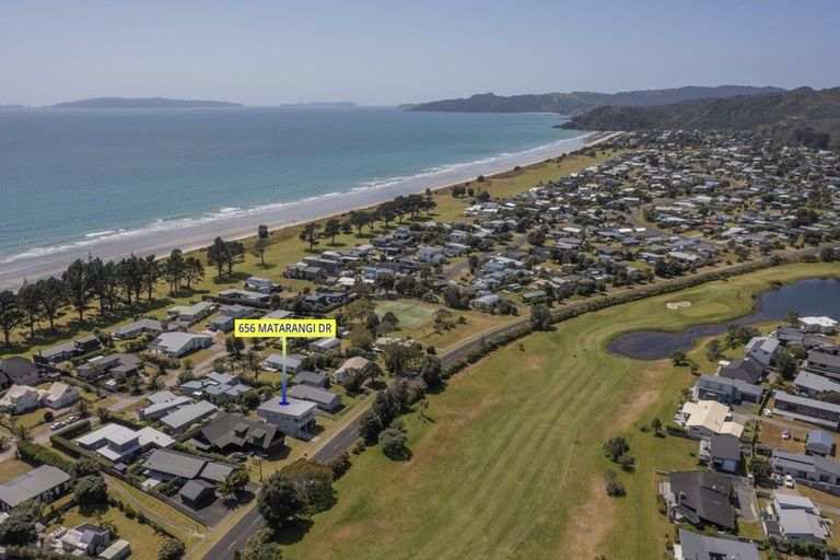 Photo of property in 656 Matarangi Drive, Matarangi, Whitianga, 3592