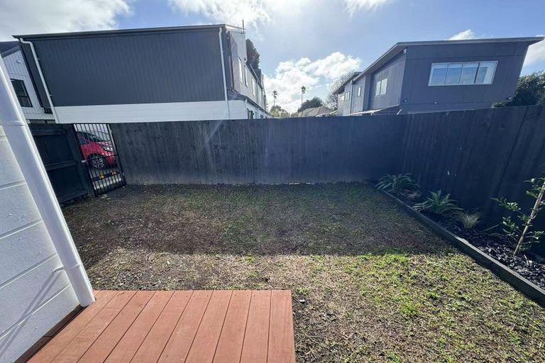 Photo of property in 7/25 Taikata Road, Te Atatu Peninsula, Auckland, 0610