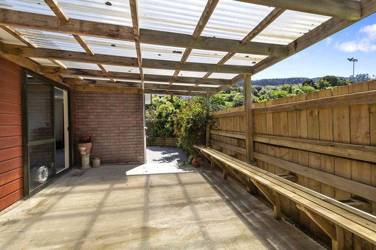 Photo of property in 10a Park Avenue, Tawa, Wellington, 5028