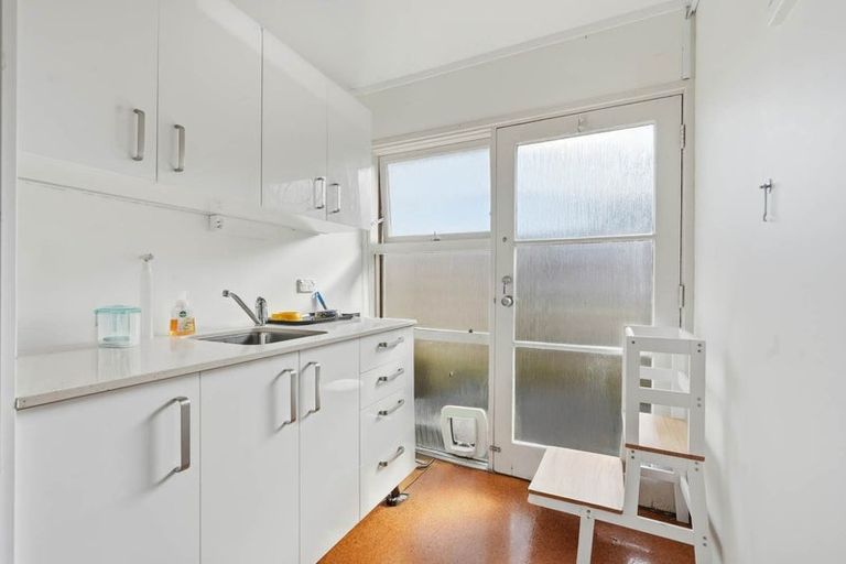 Photo of property in 6 Fratley Avenue, Farm Cove, Auckland, 2012