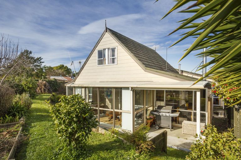 Photo of property in 40 Pencarrow Street, Highbury, Palmerston North, 4412