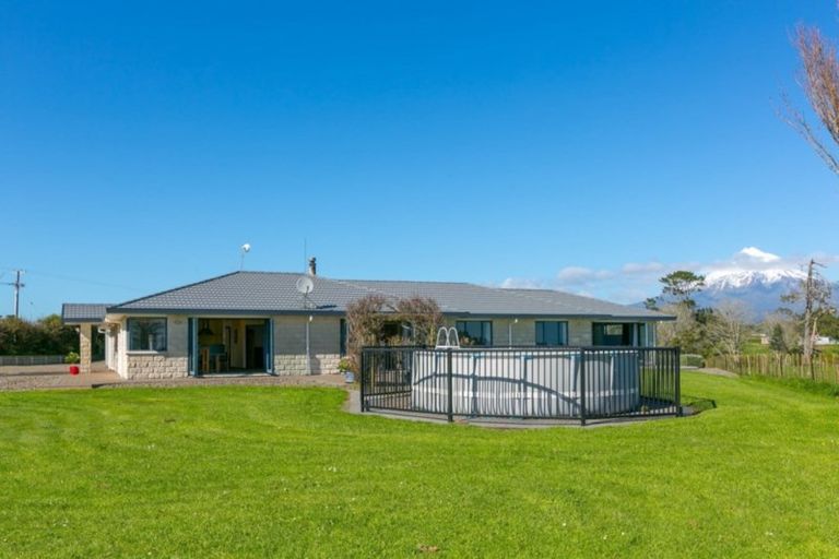 Photo of property in 930 Upland Road, Egmont Village, New Plymouth, 4372