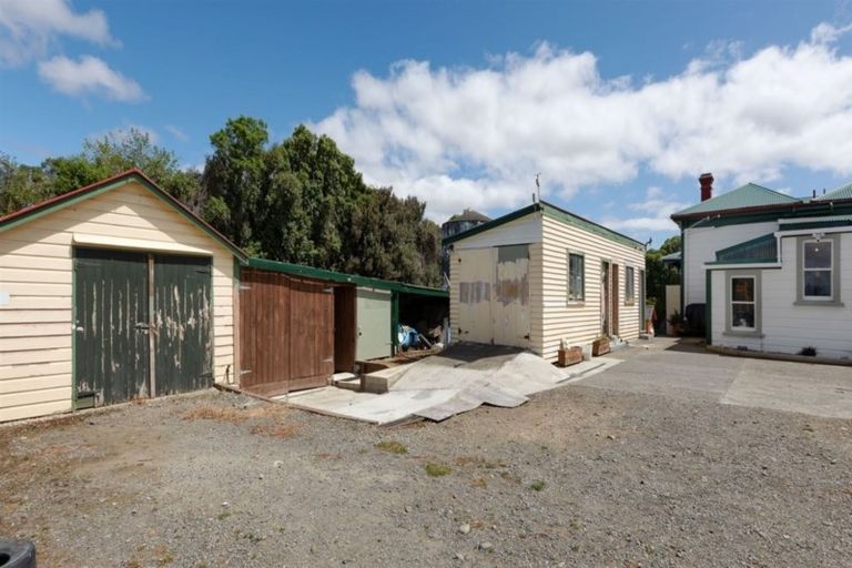 Photo of property in 8 Coulters Line, Kiwitea, Feilding, 4777