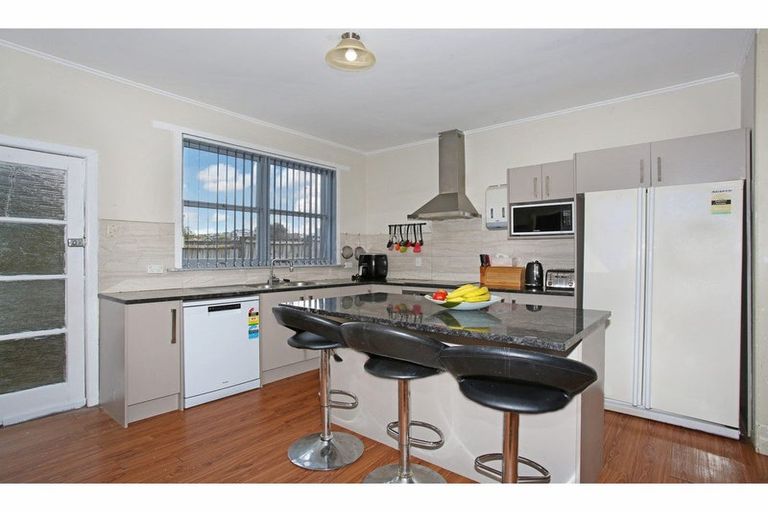 Photo of property in 145 Alfriston Road, Manurewa, Auckland, 2105