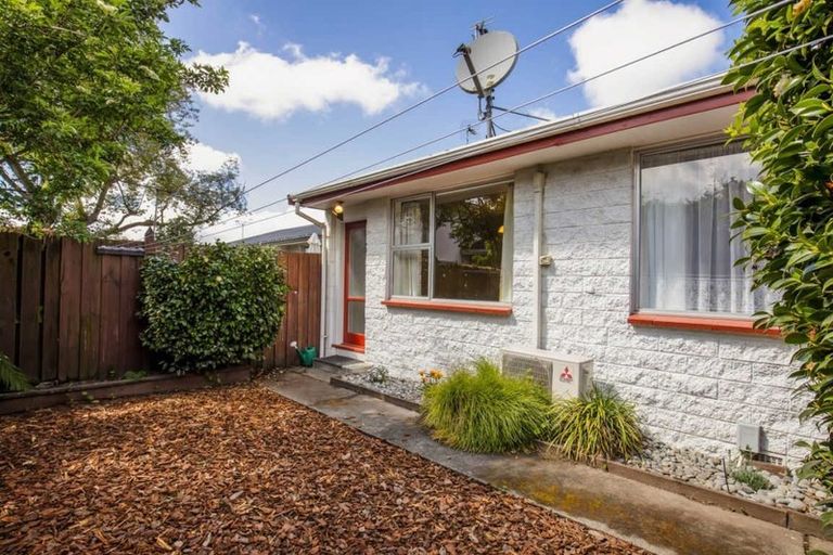 Photo of property in 3/5 Division Street, Riccarton, Christchurch, 8041