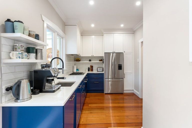 Photo of property in 12 Sunshine Avenue, Karori, Wellington, 6012