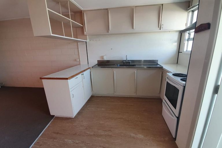 Photo of property in 2/29 Edmund Hillary Avenue, Papakura, 2110