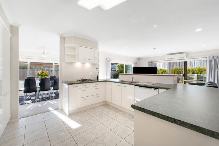 Photo of property in 218 Kilkenny Drive, East Tamaki Heights, Auckland, 2016