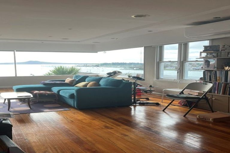 Photo of property in 35 Takutai Avenue, Half Moon Bay, Auckland, 2012