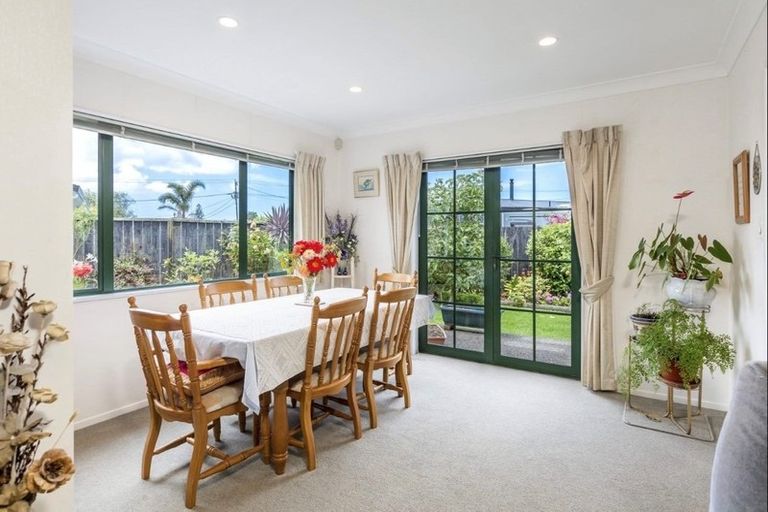 Photo of property in 11a Doment Crescent, Orewa, 0931