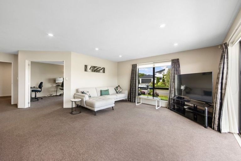 Photo of property in 32 East Ellington Drive, Mairehau, Christchurch, 8052