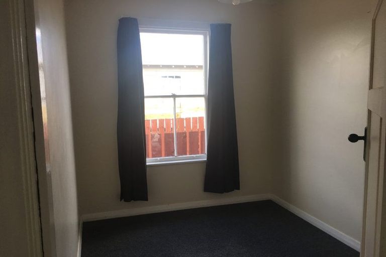 Photo of property in 15 Atkinson Street, Woodville, 4920