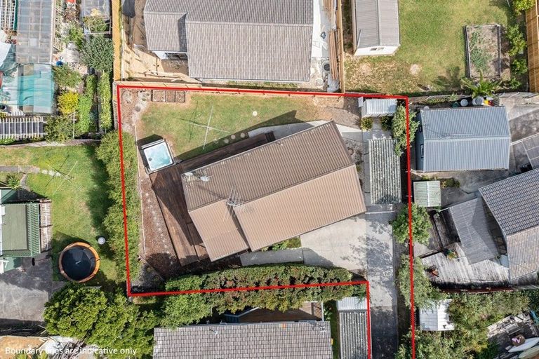 Photo of property in 2/13 De Quincey Terrace, Highland Park, Auckland, 2010