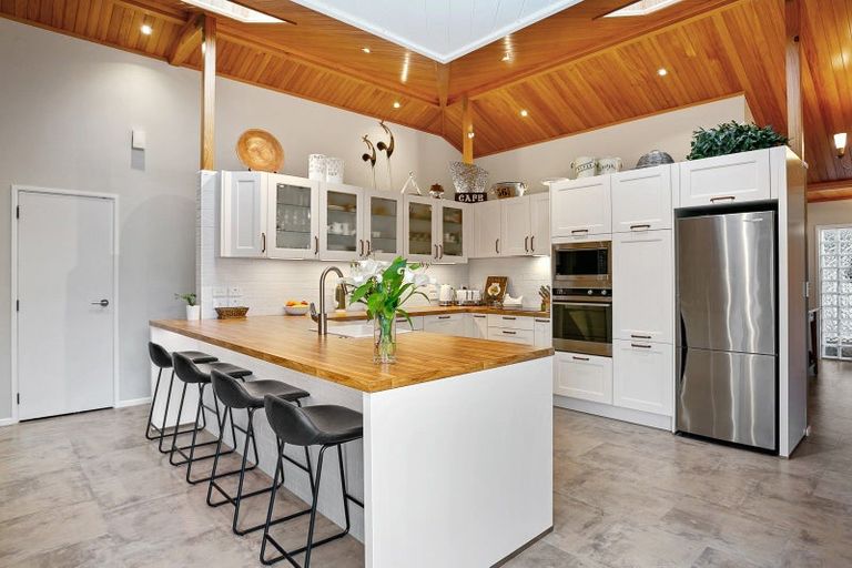 Photo of property in 6 Abergeldie Way, Cambridge, 3434