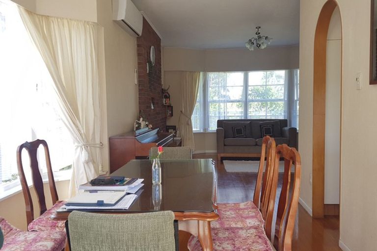 Photo of property in 228 Forrest Hill Road, Forrest Hill, Auckland, 0620