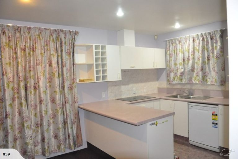 Photo of property in 1 Oakhurst Place, Russley, Christchurch, 8042