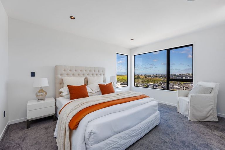 Photo of property in 160 Te Oneroa Way, Long Bay, Auckland, 0630