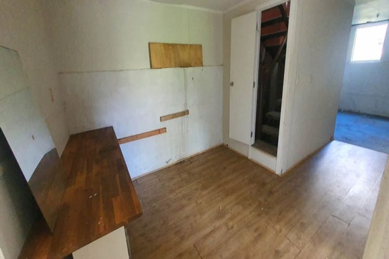 Photo of property in 149 Reeves Road, Pakuranga Heights, Auckland, 2010