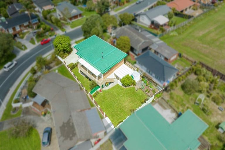 Photo of property in 46 Spence Road, Henderson, Auckland, 0612