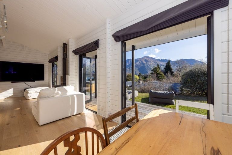 Photo of property in 64 Beacon Point Road, Wanaka, 9305