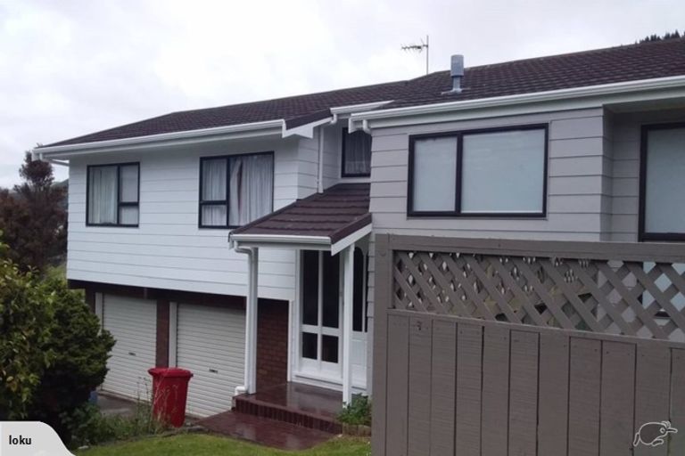 Photo of property in 79 Victory Crescent, Tawa, Wellington, 5028