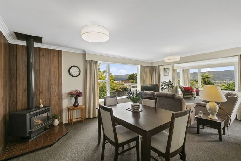 Photo of property in 7 Onehuka Road, Tirohanga, Lower Hutt, 5010