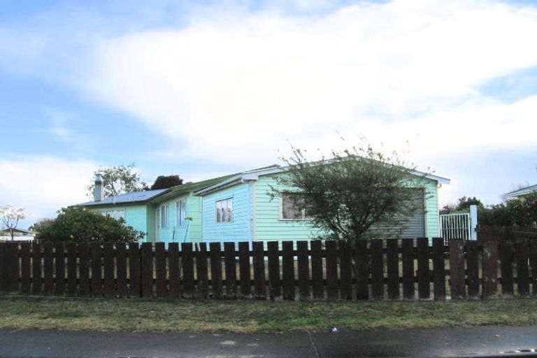 Photo of property in 16 Burton Crescent, Flaxmere, Hastings, 4120