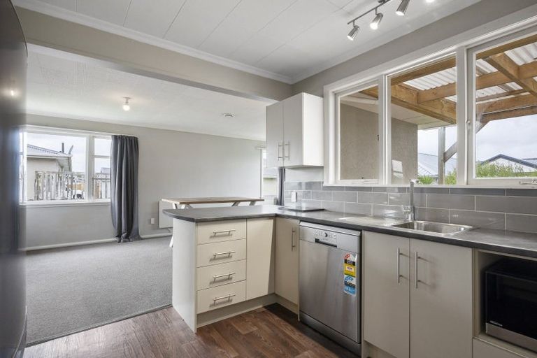 Photo of property in 2 Glasgow Street, Takaro, Palmerston North, 4412