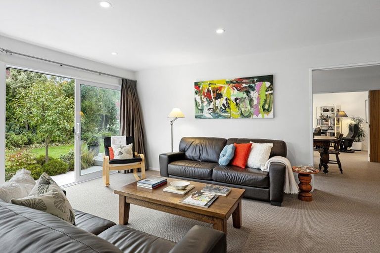 Photo of property in 20 Derenzy Place, Avonhead, Christchurch, 8042