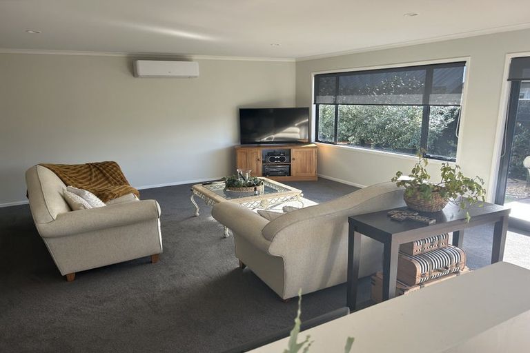 Photo of property in 14 Lakemere Way, Kinloch, Taupo, 3377