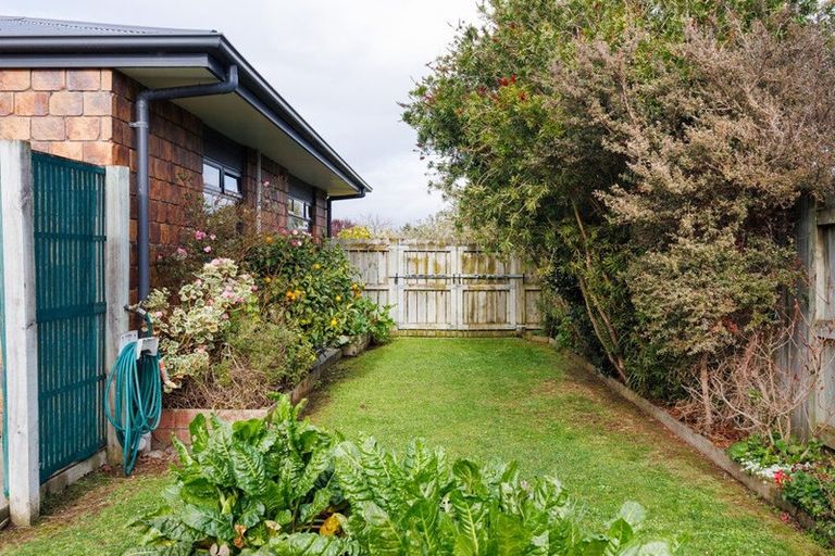 Photo of property in 22 Oak Crescent, Ashhurst, 4810