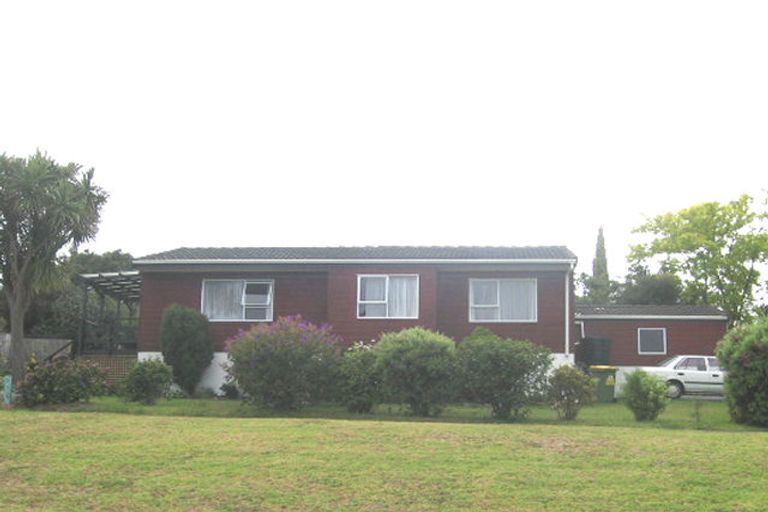 Photo of property in 2/28 Neal Avenue, Glenfield, Auckland, 0629