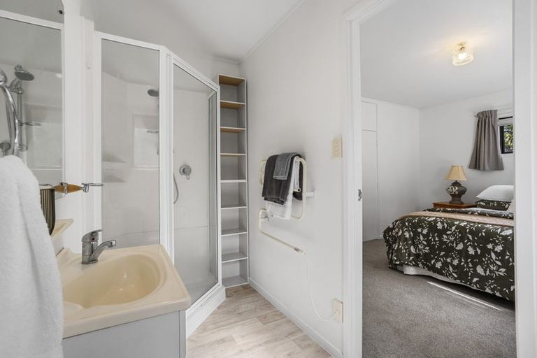 Photo of property in 39a Minaret Drive, Bucklands Beach, Auckland, 2014