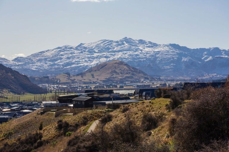 Photo of property in 42 Orford Drive, Jacks Point, Queenstown, 9371