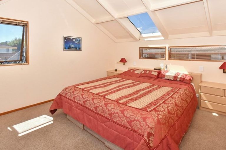 Photo of property in 7 Elsted Place, Goodwood Heights, Auckland, 2105