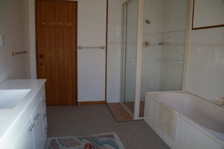 Photo of property in 98 Centaurus Road, Huntsbury, Christchurch, 8022