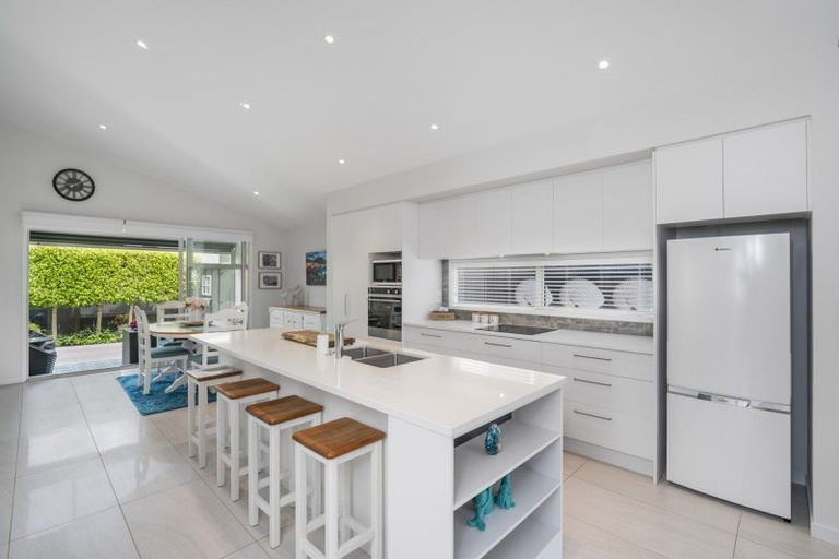 Photo of property in 37 Saint Pauls Drive, Brookfield, Tauranga, 3110